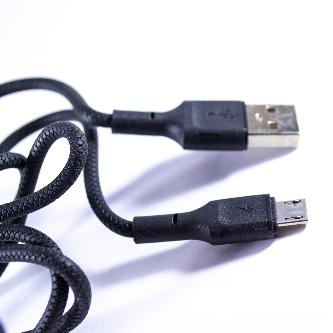 MAESTRO MICRO DATA CABLE BLACK